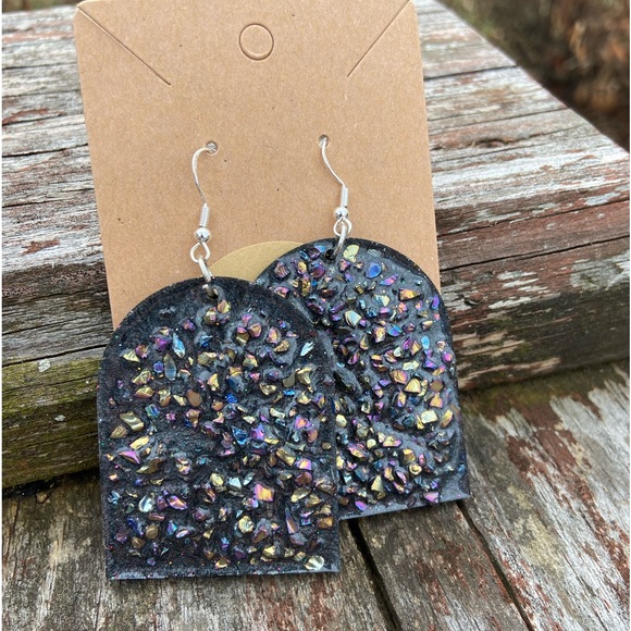 💋2/$14💋 A Walk Through the Tombstones Handmade Resin Earrings - Picture 1 of 1